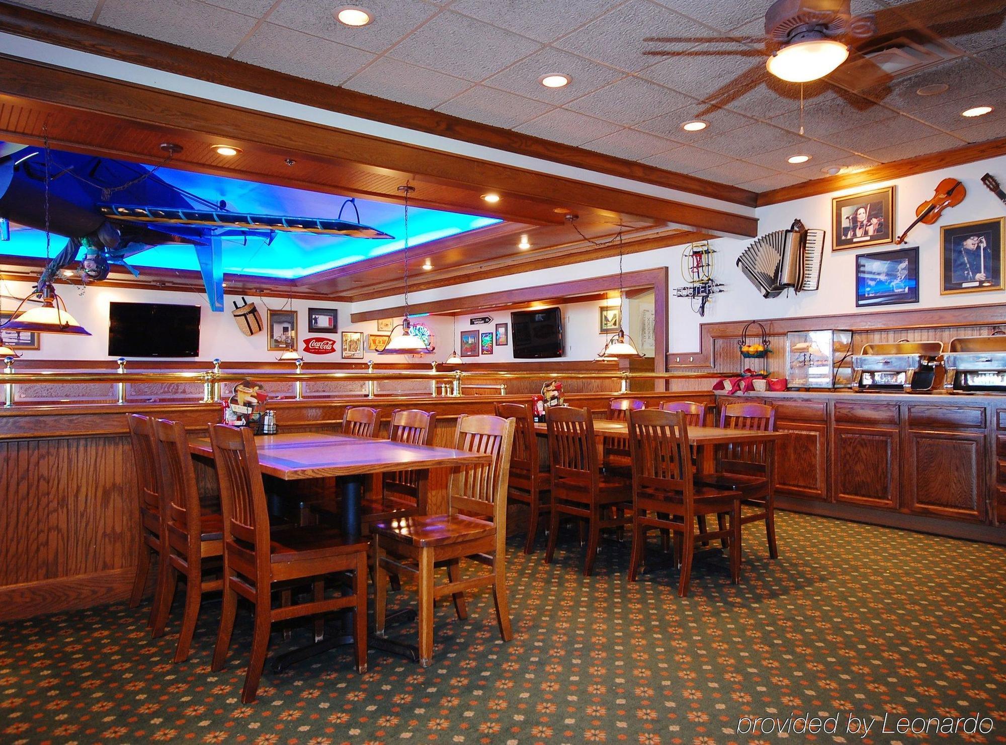 Clarion Inn Des Moines Airport Restaurant photo